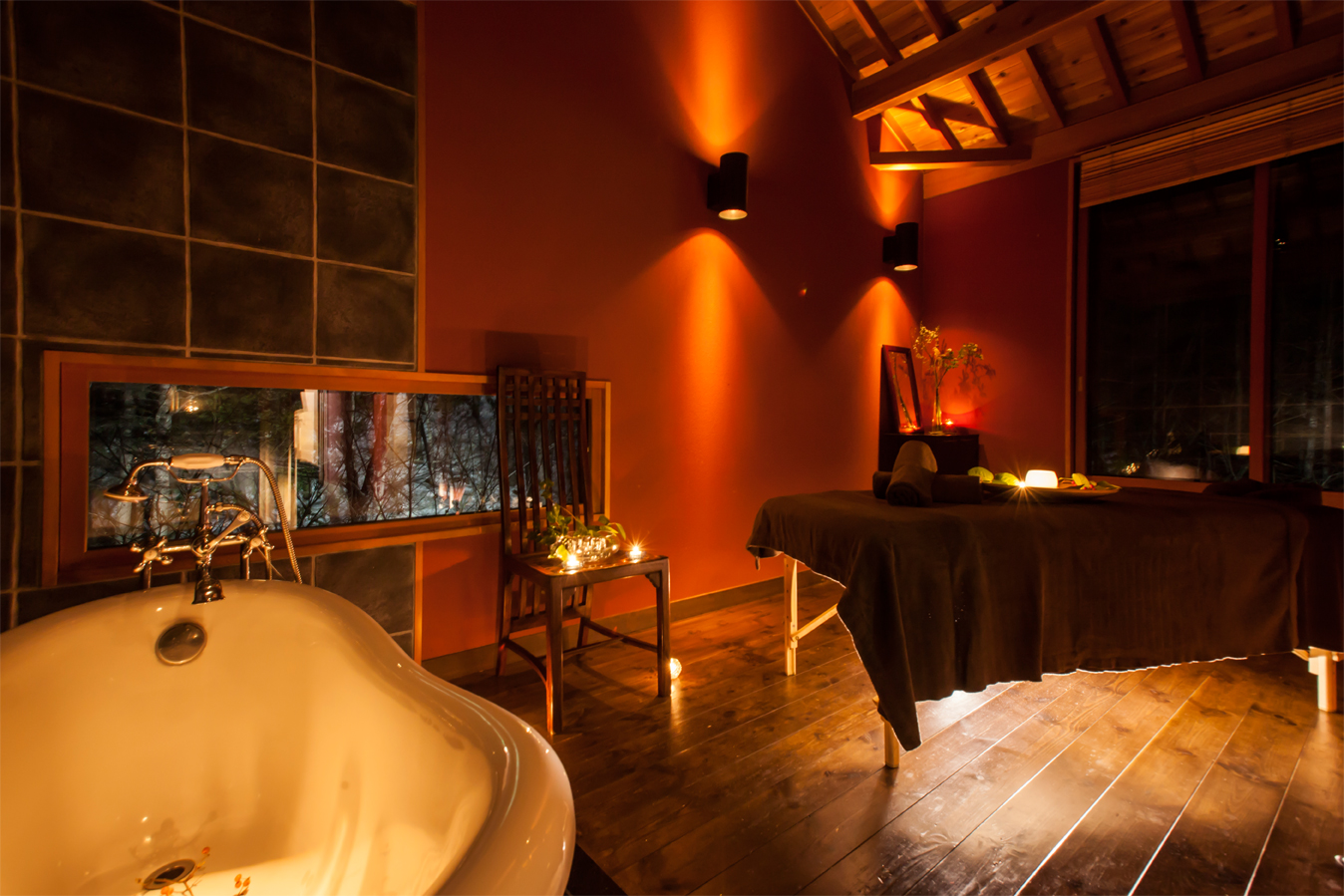 扉温泉　明神館　トリートメントルームナツラ